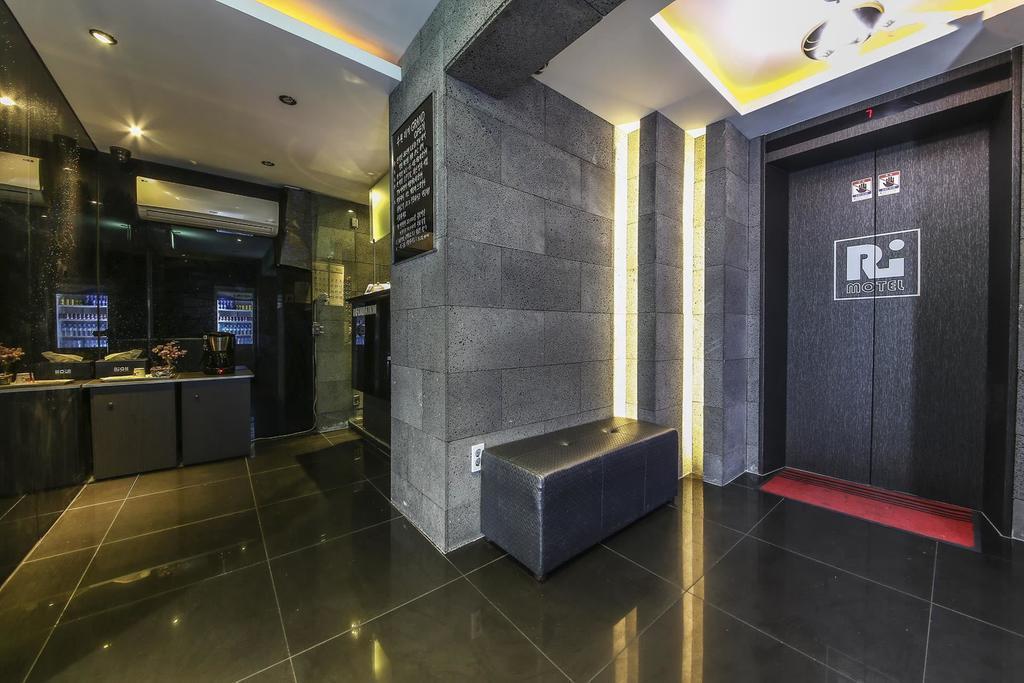 Richi Hotel Suwon Extérieur photo