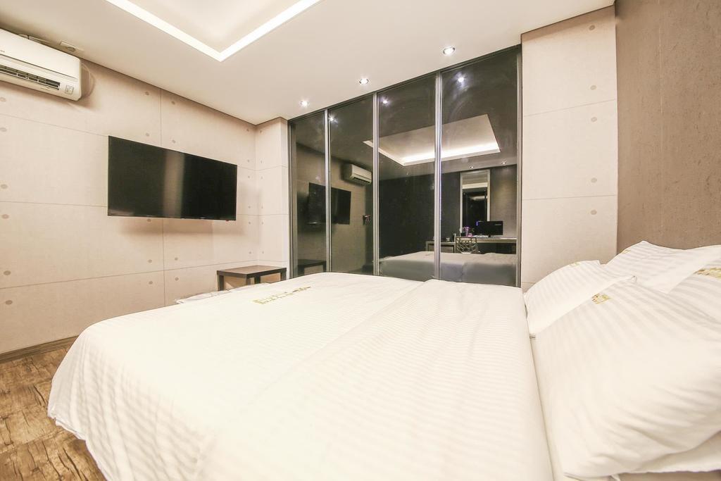 Richi Hotel Suwon Extérieur photo