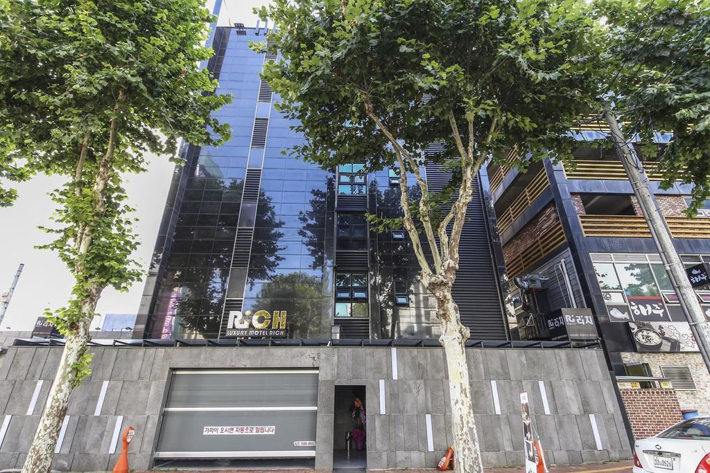 Richi Hotel Suwon Extérieur photo