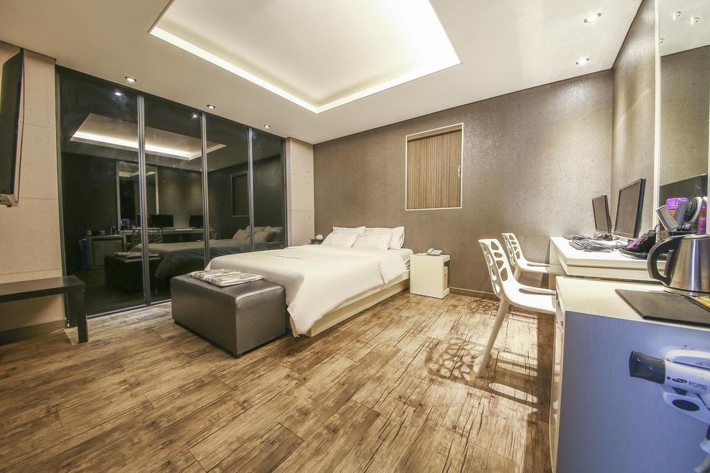 Richi Hotel Suwon Extérieur photo