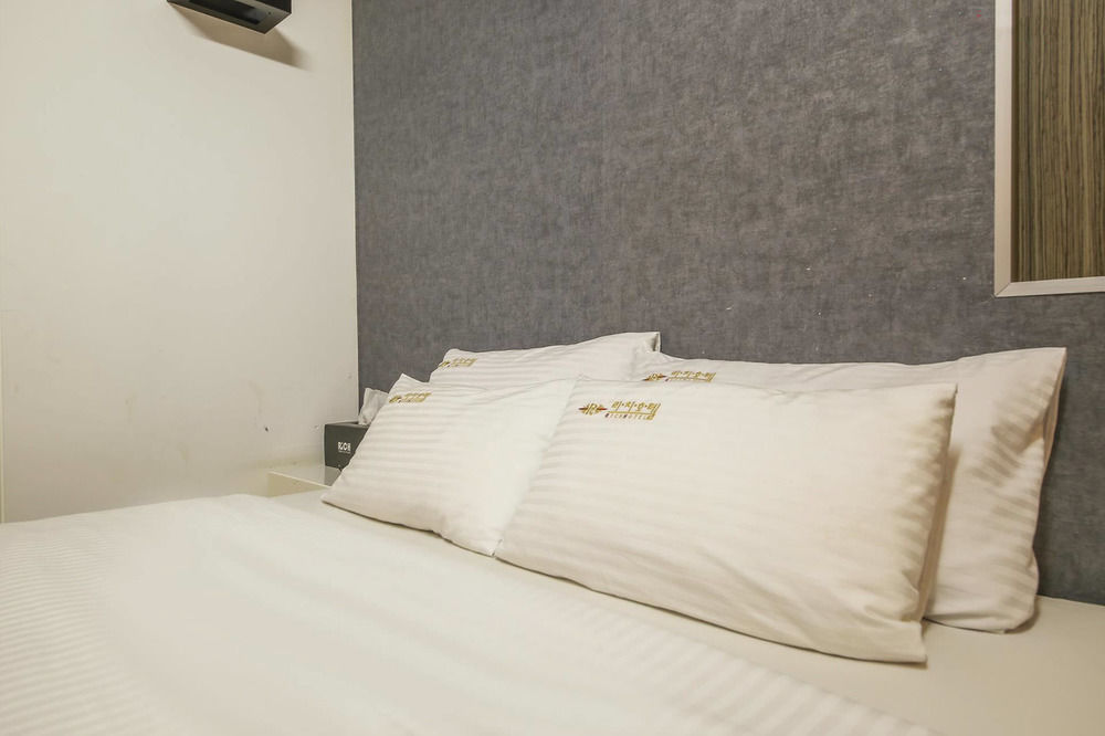 Richi Hotel Suwon Extérieur photo