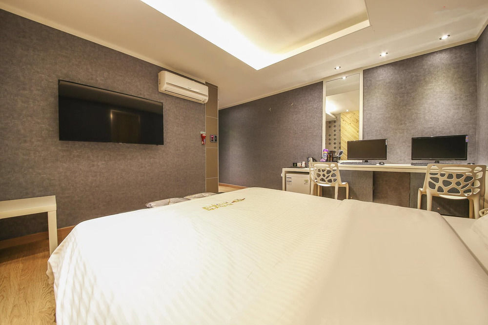 Richi Hotel Suwon Extérieur photo